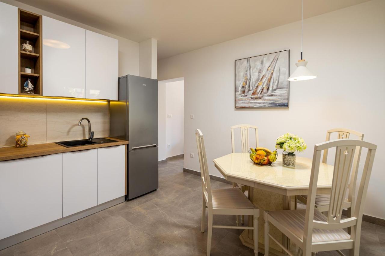 Apartment Navika Omiš Kültér fotó