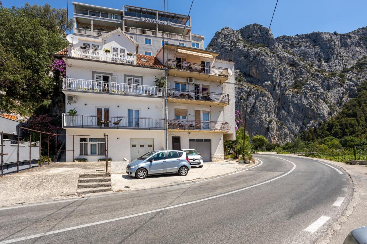 Apartment Navika Omiš Kültér fotó