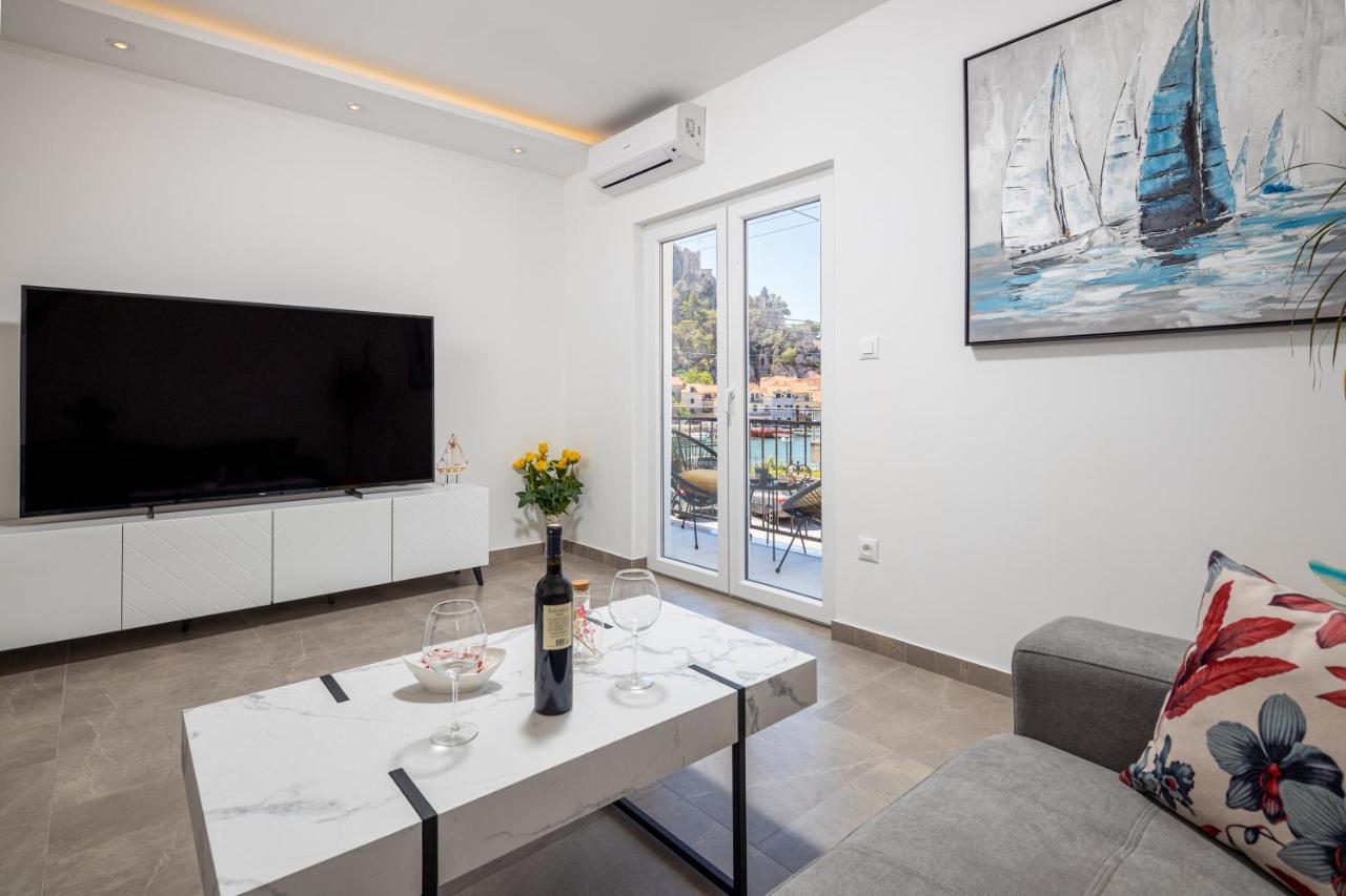 Apartment Navika Omiš Kültér fotó