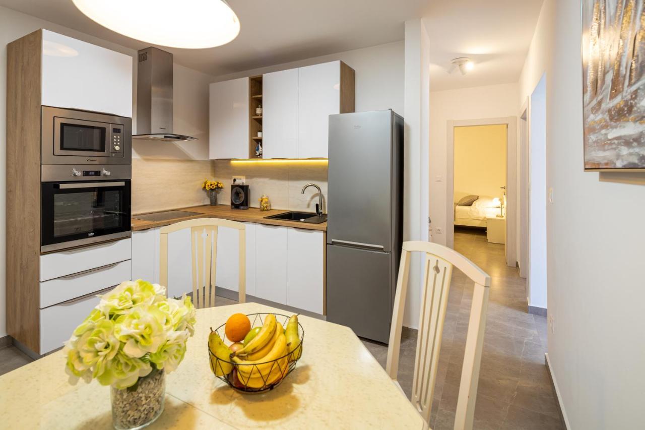 Apartment Navika Omiš Kültér fotó