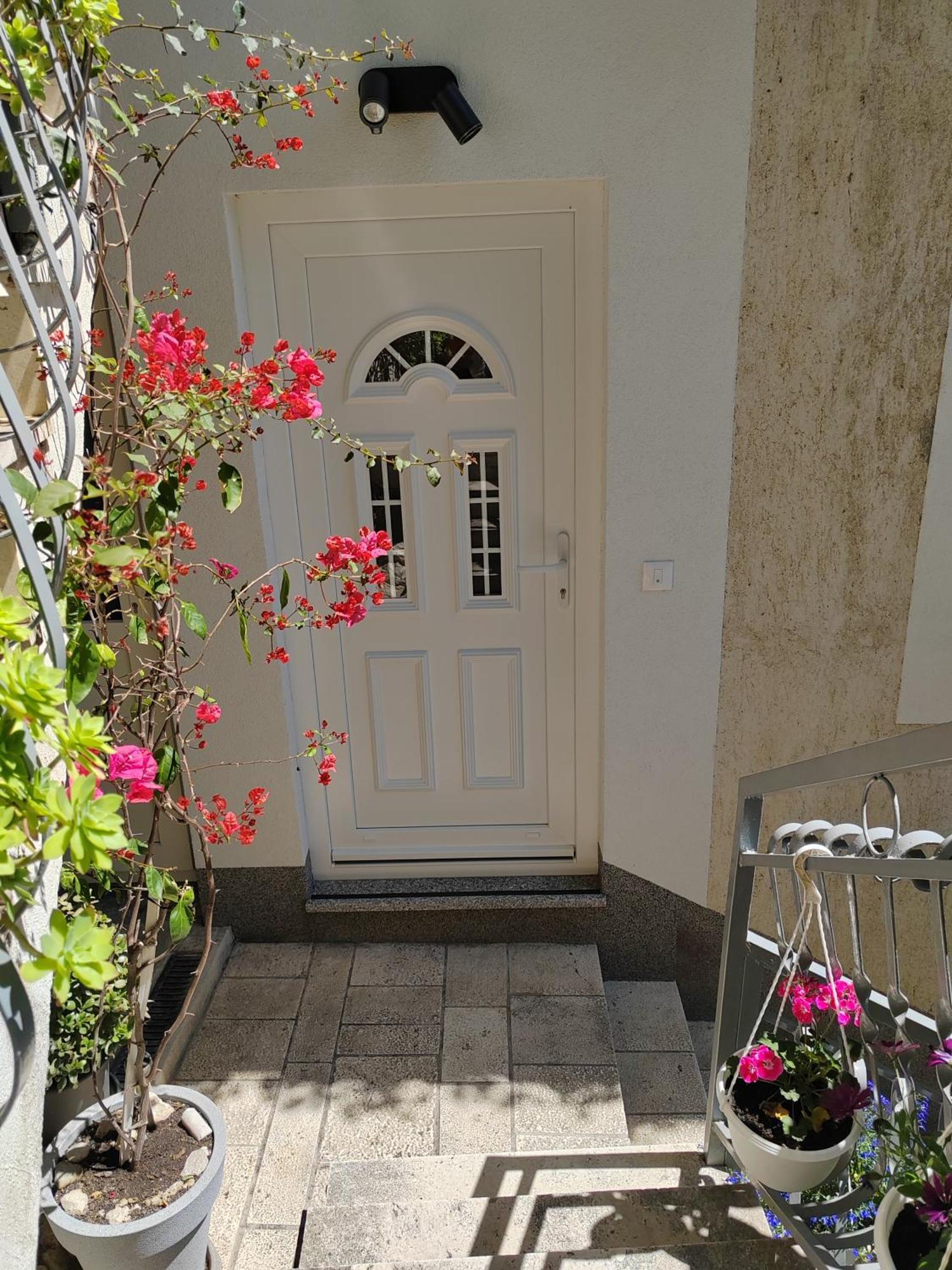 Apartment Navika Omiš Kültér fotó